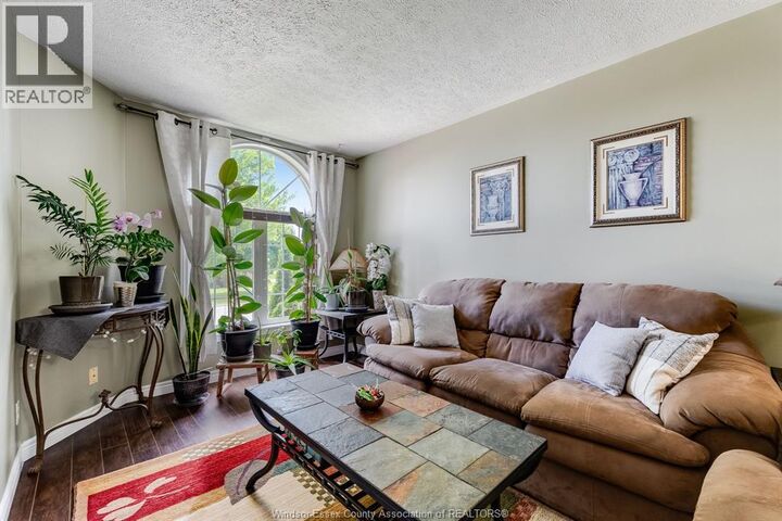 Photo de la propriété:  130 Sturgeon Meadows Avenue  ON N8H 5L1 