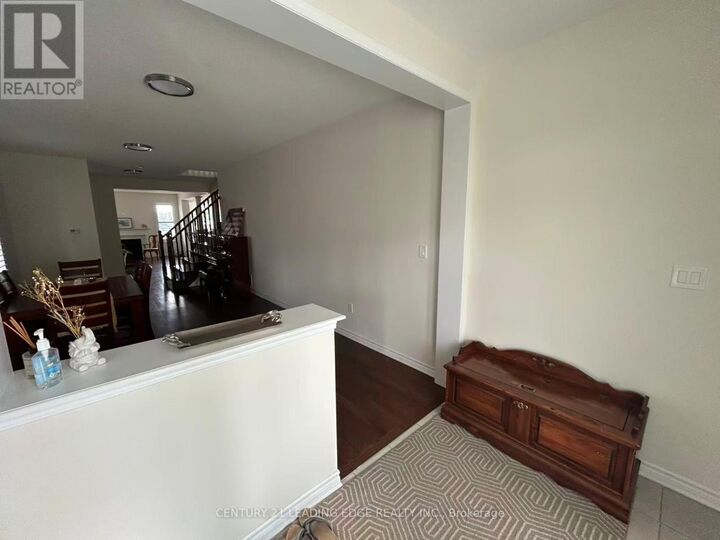Property Photo:  209 Baber Crescent  ON L4G 0Y6 