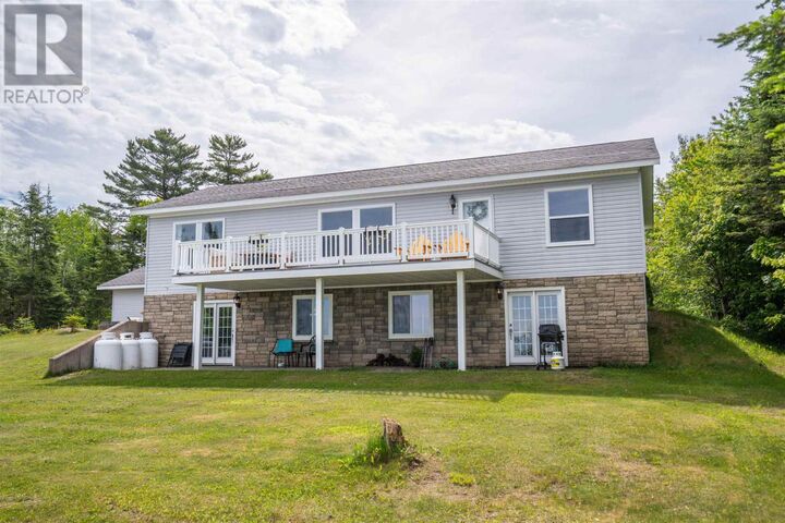 Property Photo: 634 Lakeshore Dr ON P6A 5K8