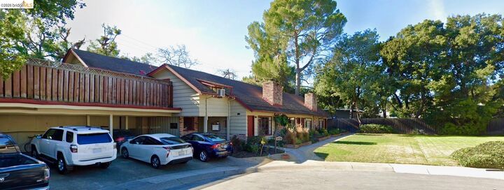 Property Photo:  21 Waverley Ct 3  CA 94025 
