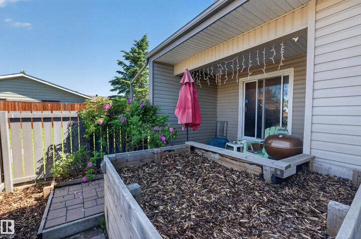Property Photo: 1620 Lakewood Road NW AB T6K 3H4