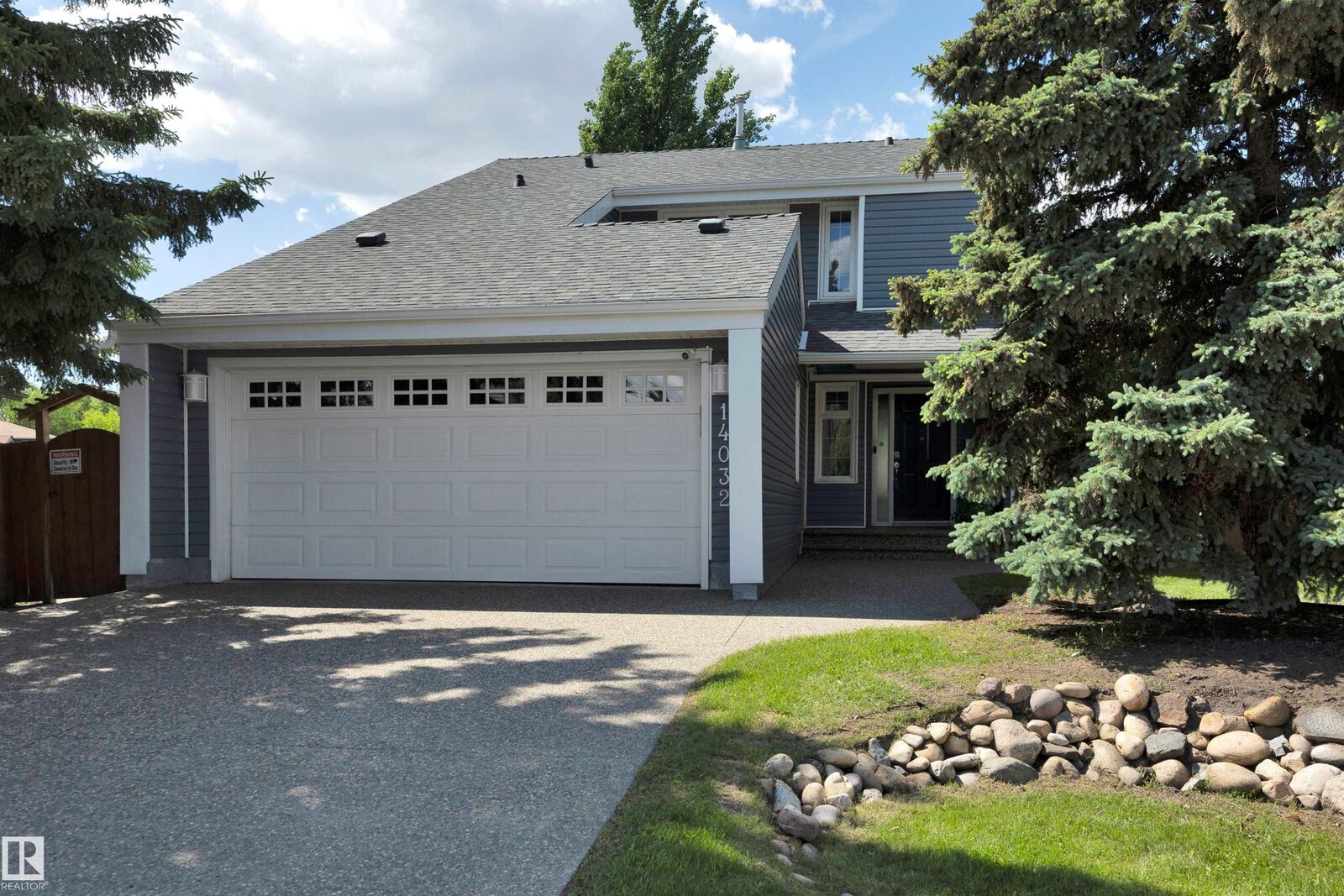 Property Photo:  14032 116 Street NW  AB T5X 3N9 