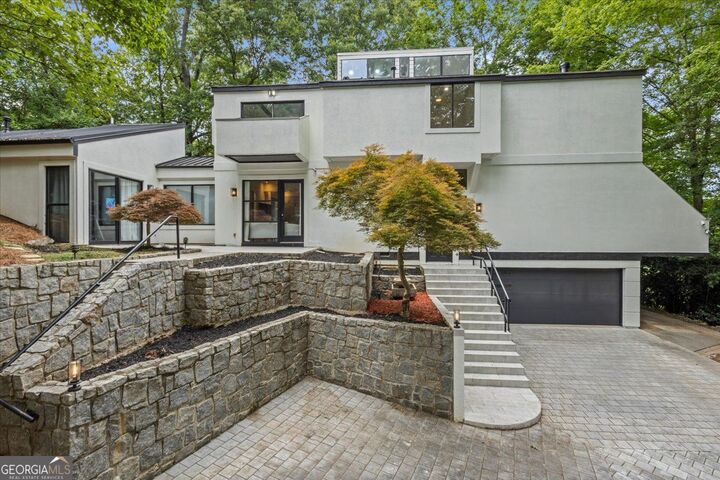Property Photo:  2810 Northside Drive NW  GA 30305 