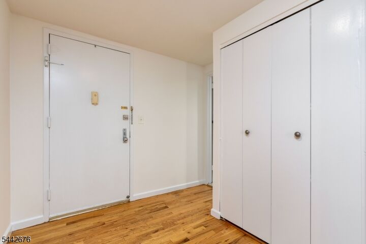 Property Photo:  518 Gregory Ave 203  NJ 07086 