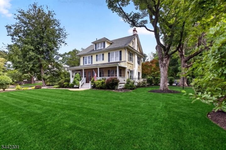 Property Photo:  2 Russell Rd  NJ 07023 