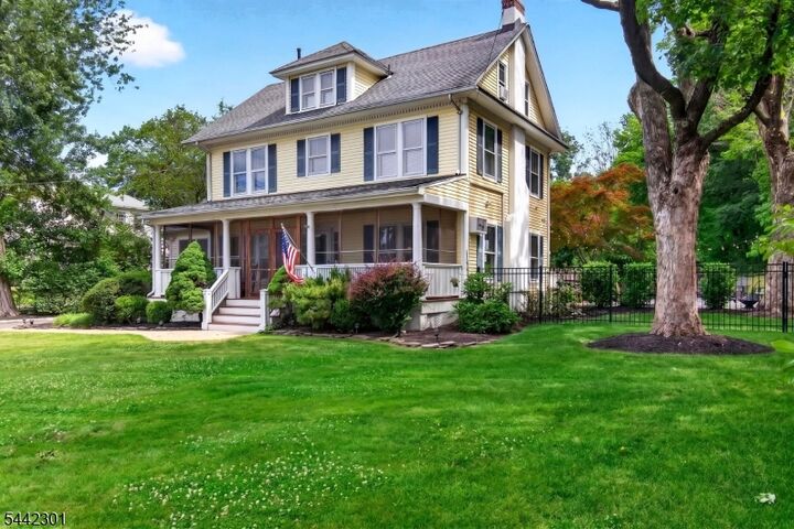 Property Photo:  2 Russell Rd  NJ 07023 