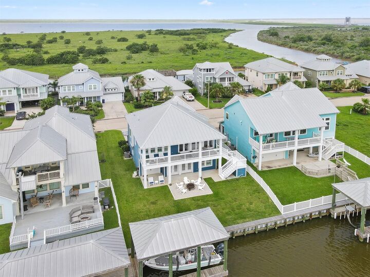 Property Photo:  5425 Brigantine Cay Court  TX 77590 