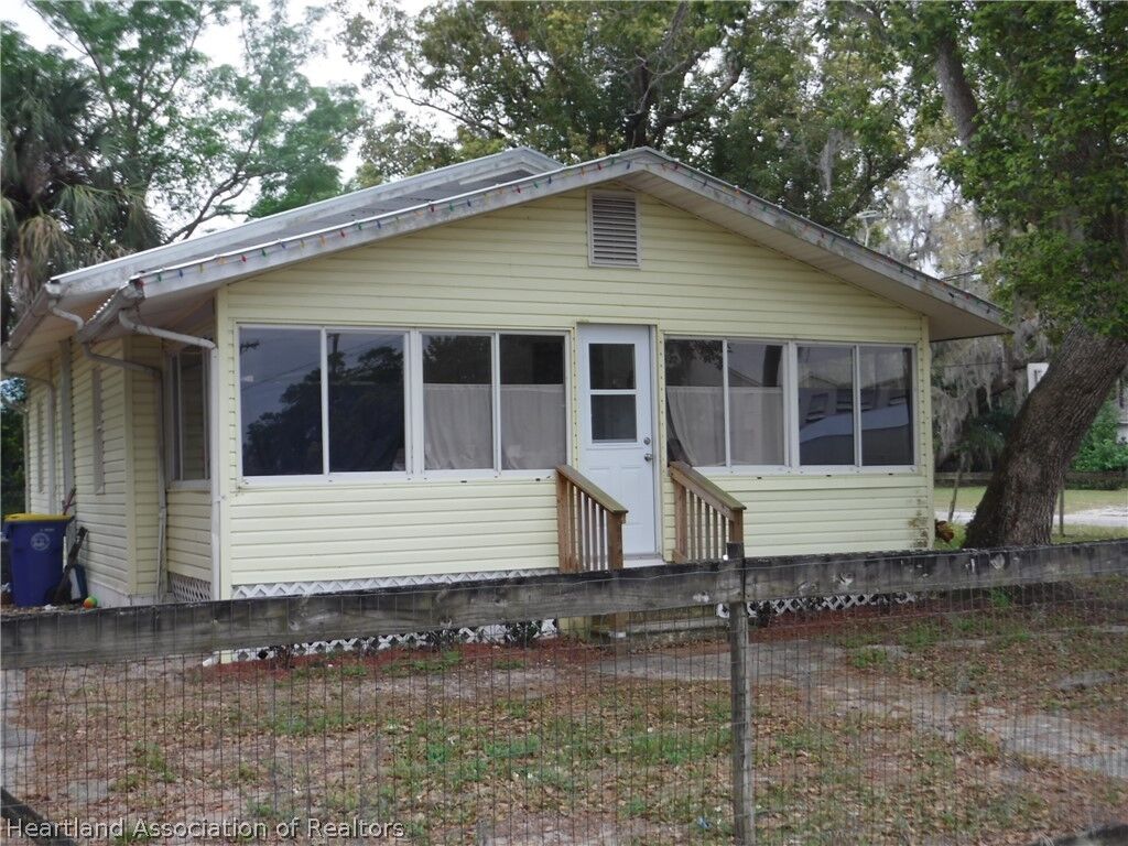 Property Photo:  100 Gwen Hill Street  FL 33825 