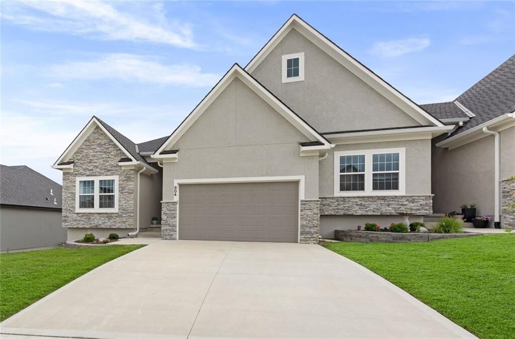 Property Photo:  804 NE Algonquin Street A  MO 64064 