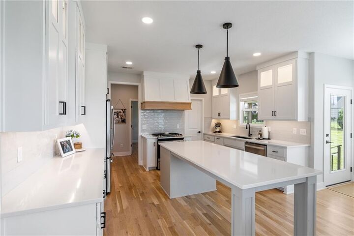 Property Photo: 2310 SW Serena Place MO 64082