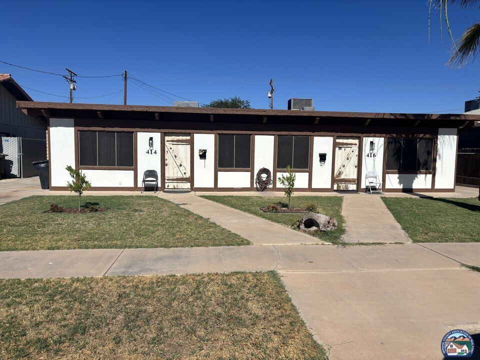 Property Photo:  416 S H St  CA 92251 