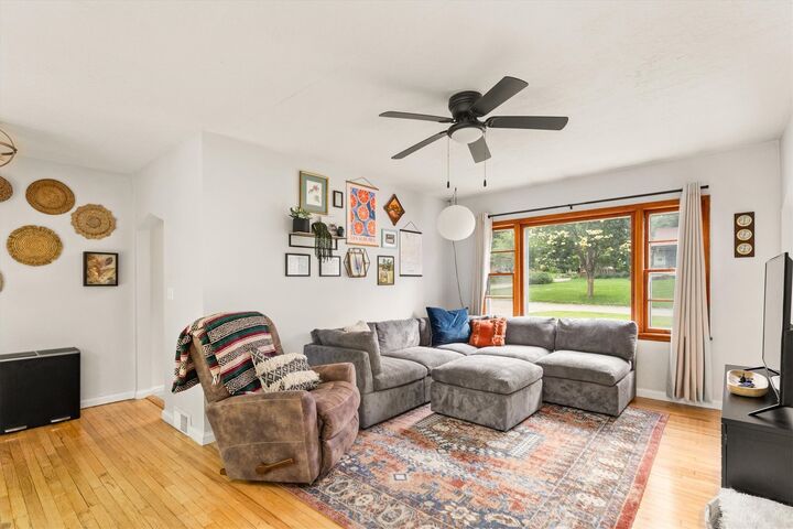 Property Photo:  688 64th Street  IA 50312 