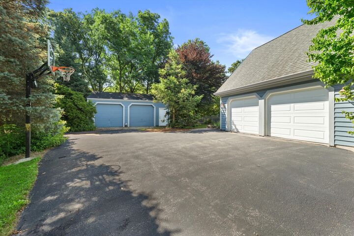 Property Photo: W326s1480 Forest Hills Dr WI 53018