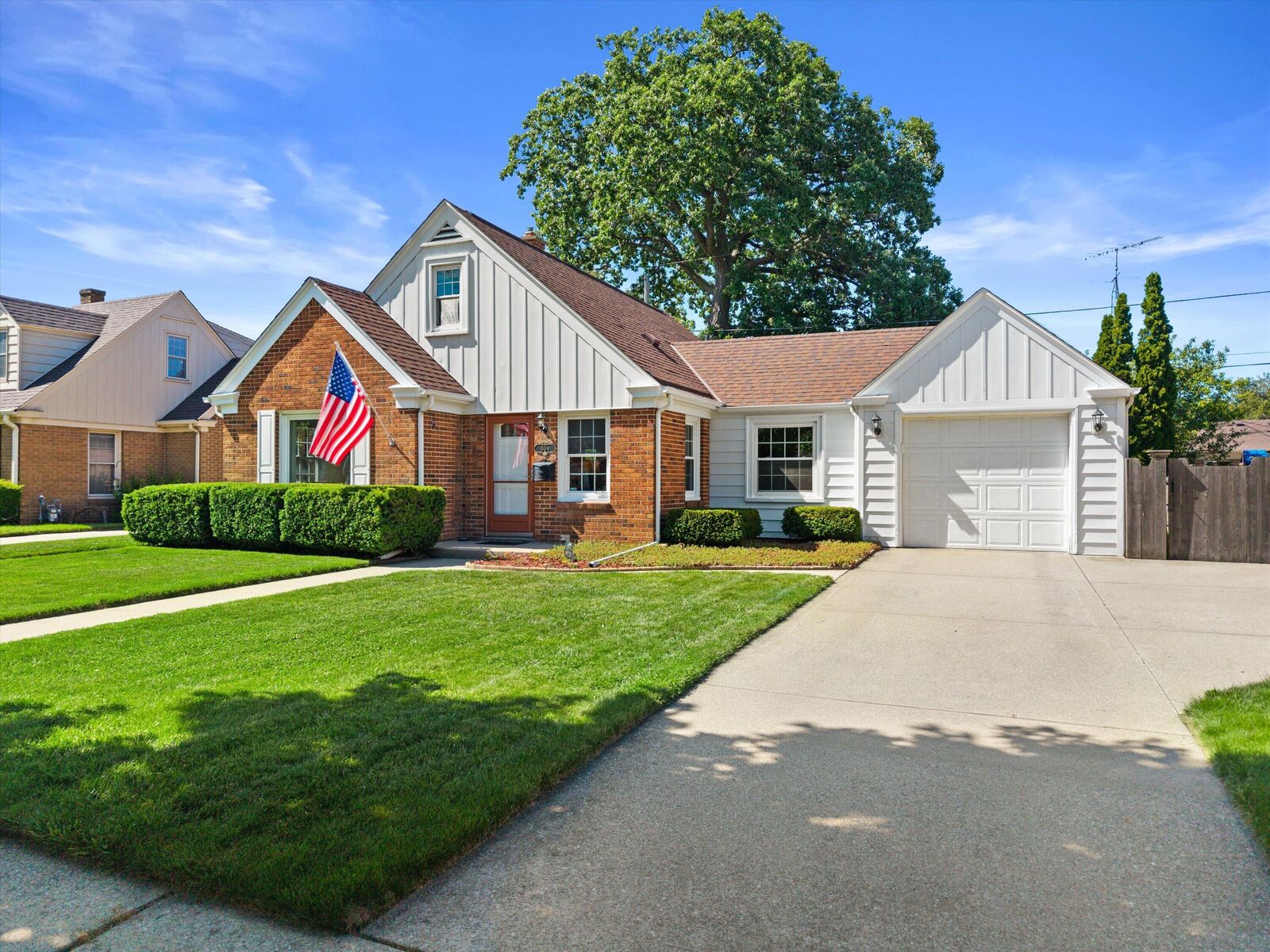 Property Photo:  804 Florence Ave  WI 53402 