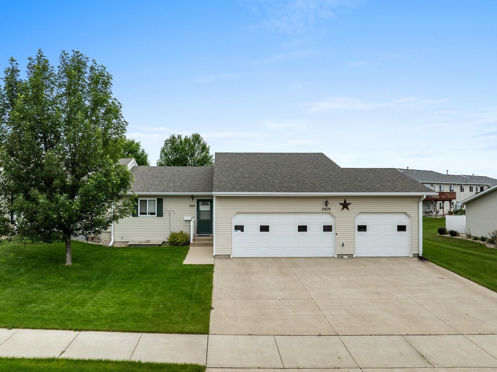 Property Photo:  2019 13th St NW  ND 58703 