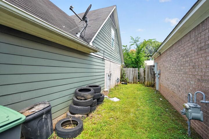 Property Photo:  4720 Addington Dr  TN 38128 