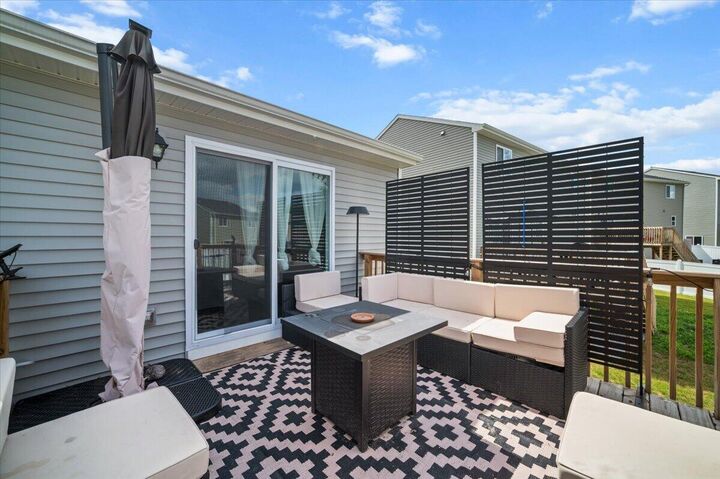 Property Photo:  808 Hollyhock Drive  MI 48838 