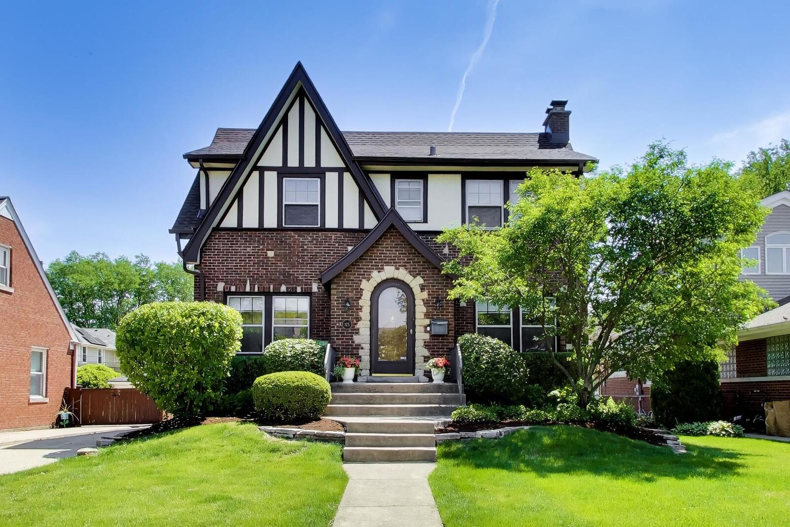 Property Photo: 125 N Peck Avenue IL 60525