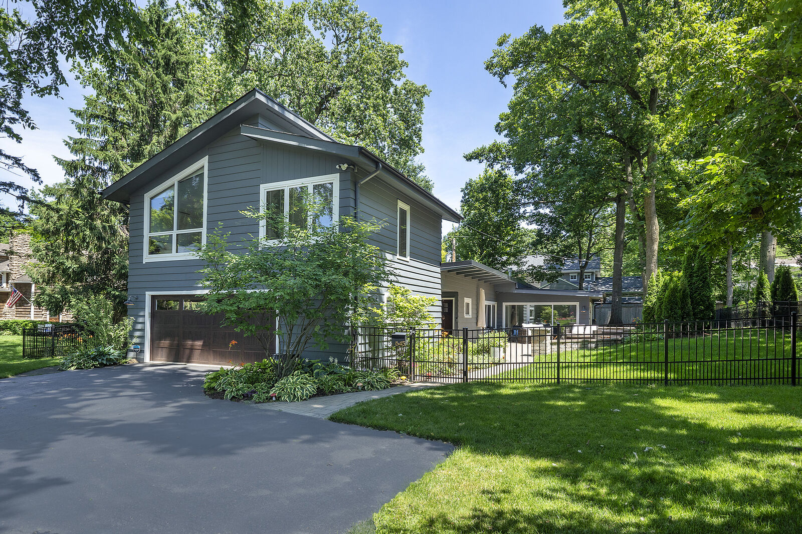 Property Photo:  645 Indian Road  IL 60025 