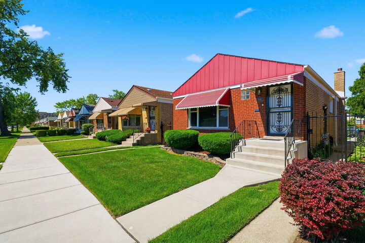 Property Photo: 4540 S Lavergne Avenue IL 60638