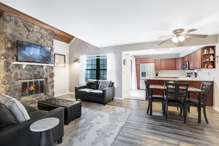 Property Photo:  736 Glen Way 736  IL 60031 