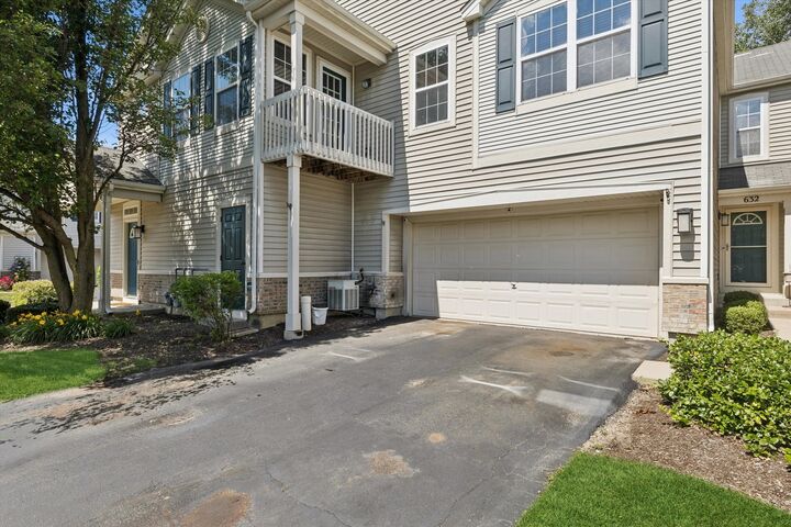 Property Photo:  632 Arbor Circle 632  IL 60051 