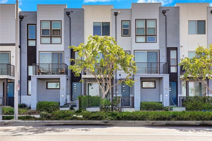 Property Photo:  365 Placemark  CA 92614 