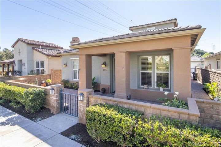 Property Photo:  23734 Mahogany Court  CA 91354 