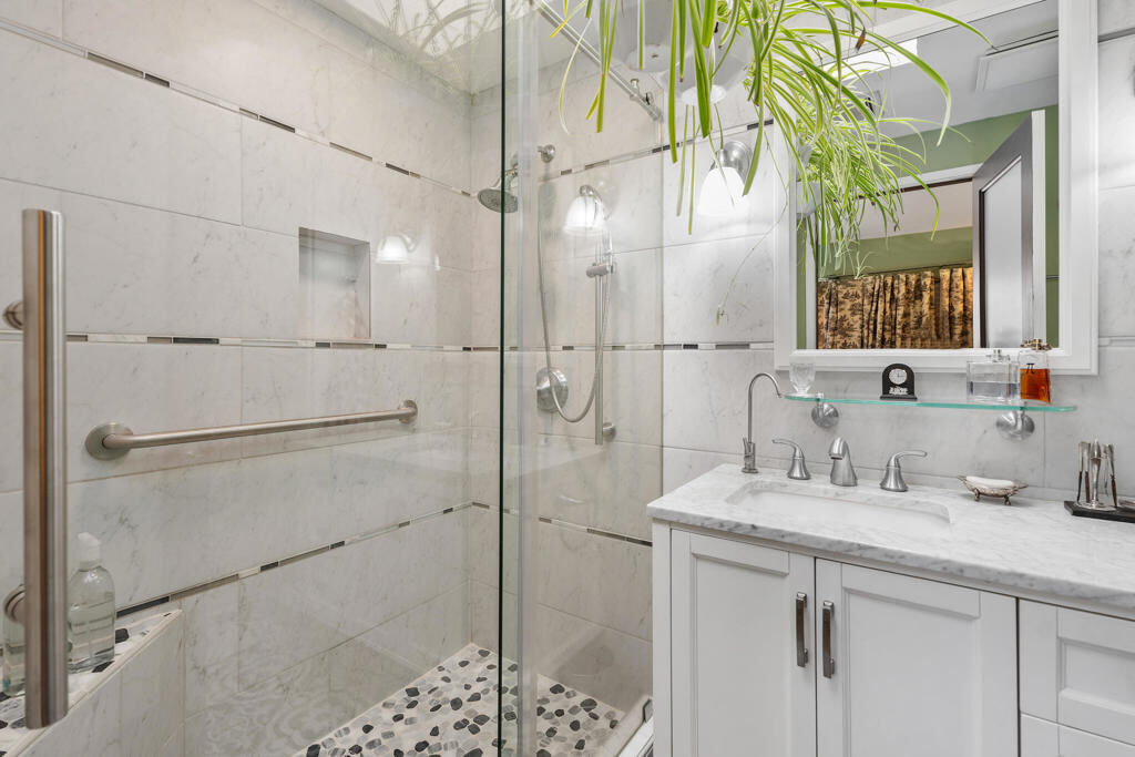 Property Photo:  401 E Vista Chino 6  CA 92262 