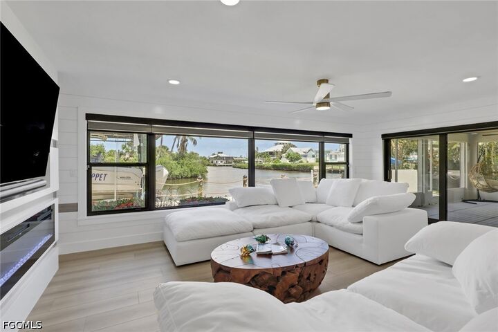 Property Photo:  16340 Buccaneer Street  FL 33922 