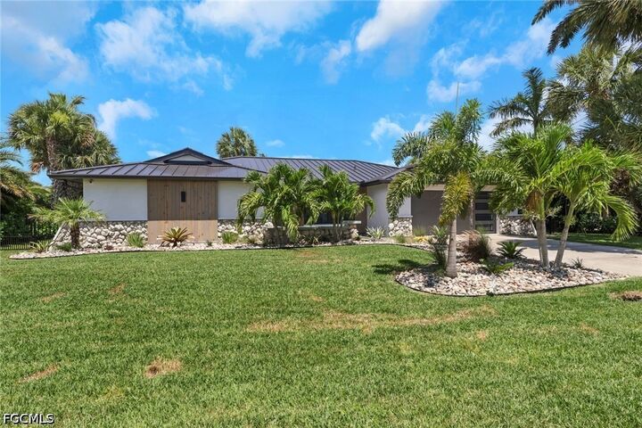 Property Photo:  16340 Buccaneer Street  FL 33922 