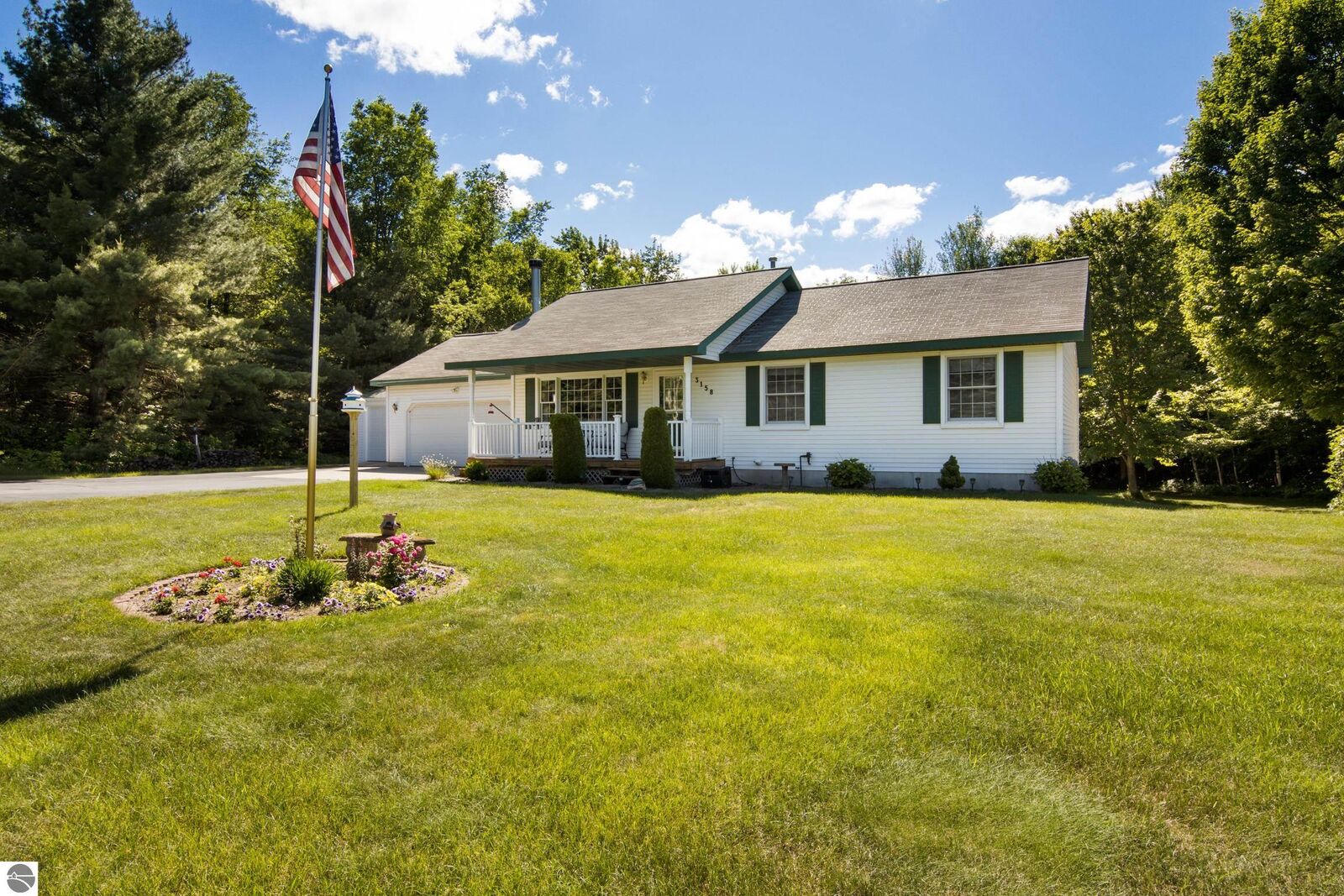 Property Photo: 3158 E Duck Lake Road MI 49637