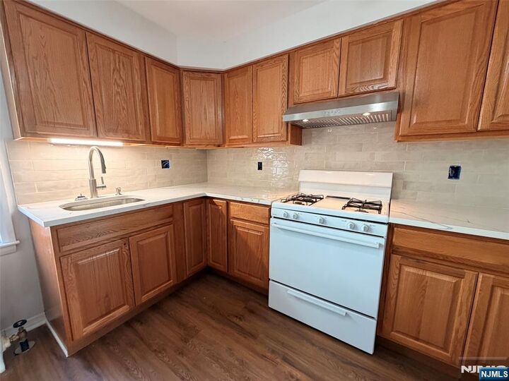 Property Photo:  67 Morgan Place  NJ 07031 