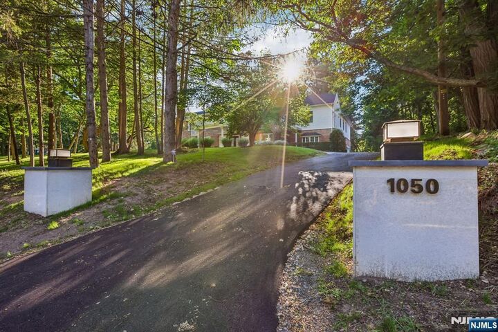 Property Photo:  1050 Ramapo Valley Road  NJ 07430 