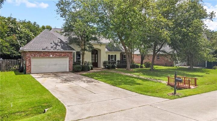 Property Photo:  1648 Tiffany Lane  LA 70448 