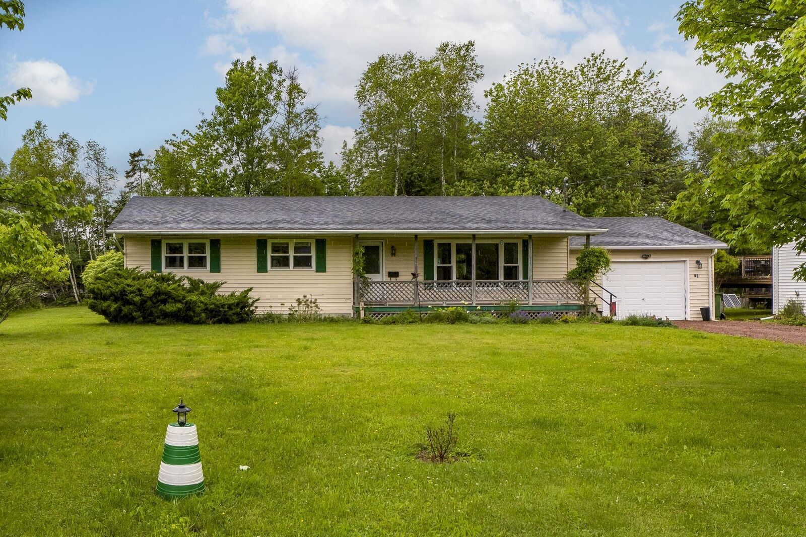 Property Photo:  91 Meadowland Avenue  NS B2N 6J9 