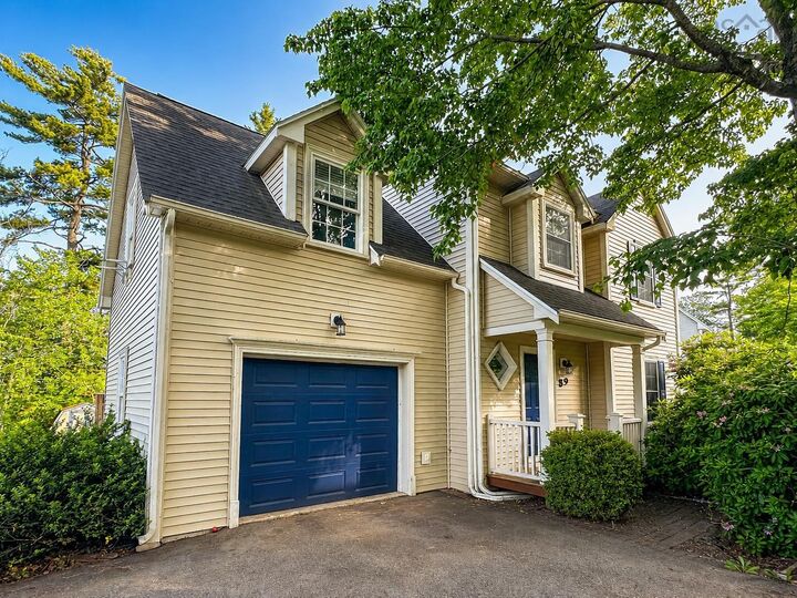 89 Terra Nova Drive — photo 1