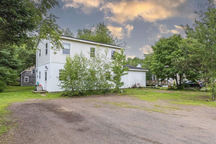 860 Park Street — photo 1
