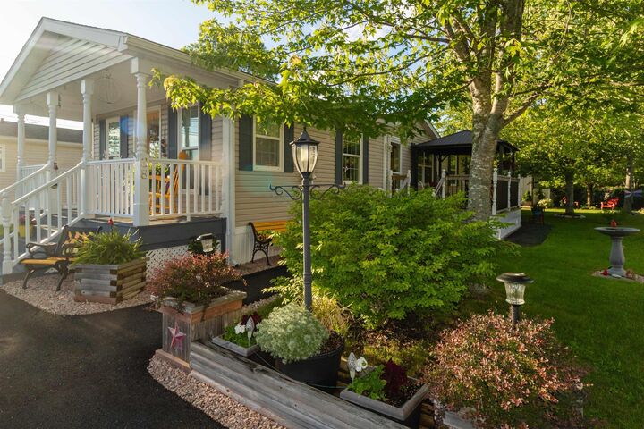 Property Photo:  38 Irven Drive  NS B0N 2T0 