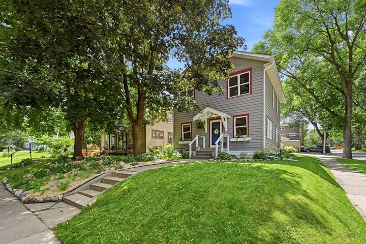 Property Photo:  2900 Webster Avenue S  MN 55416 