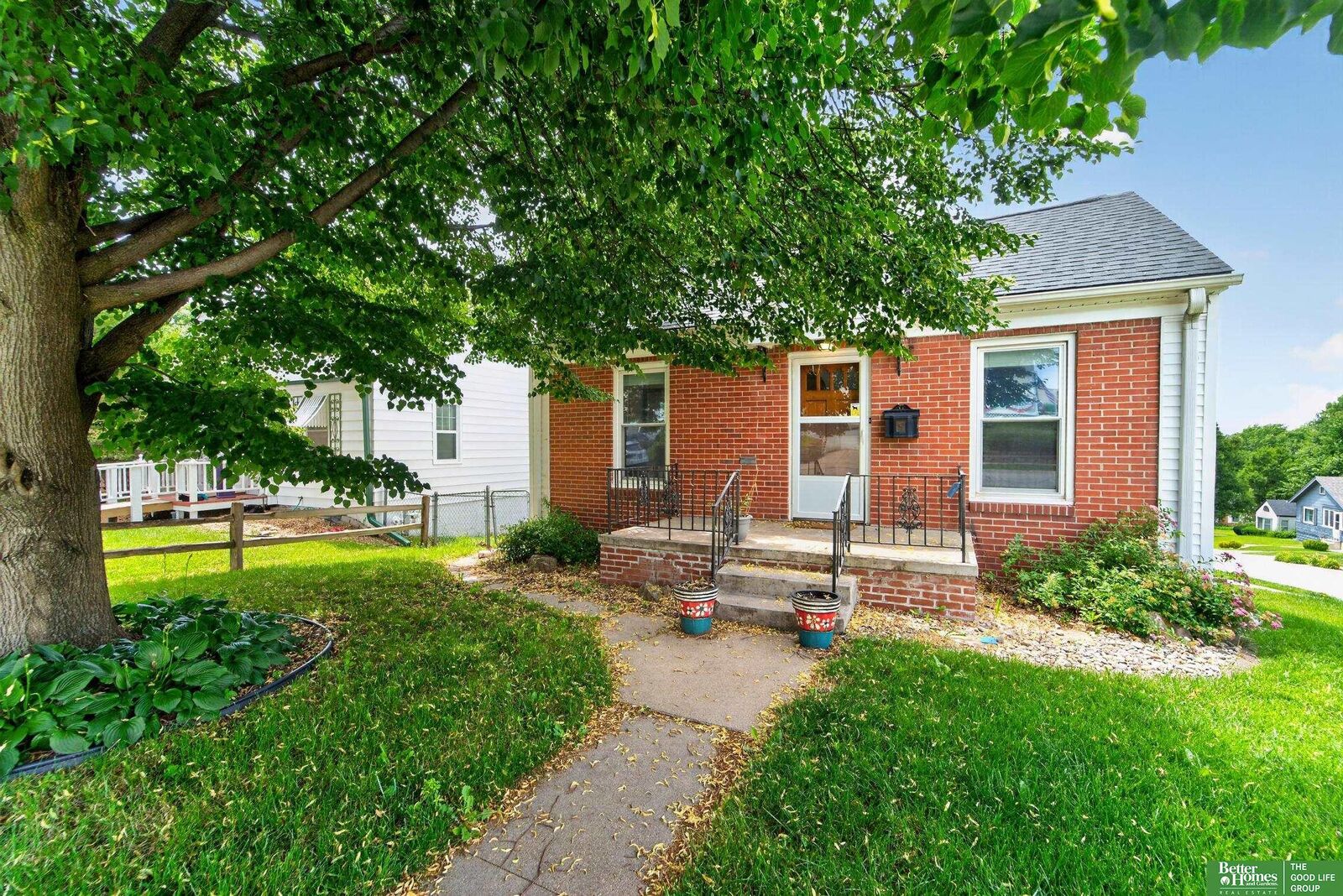 Property Photo:  1902 S 61st Street  NE 68106 