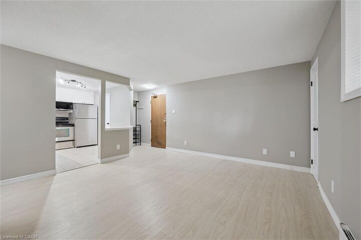 Property Photo:  565 Greenfield Avenue 803  ON N2C 2P5 