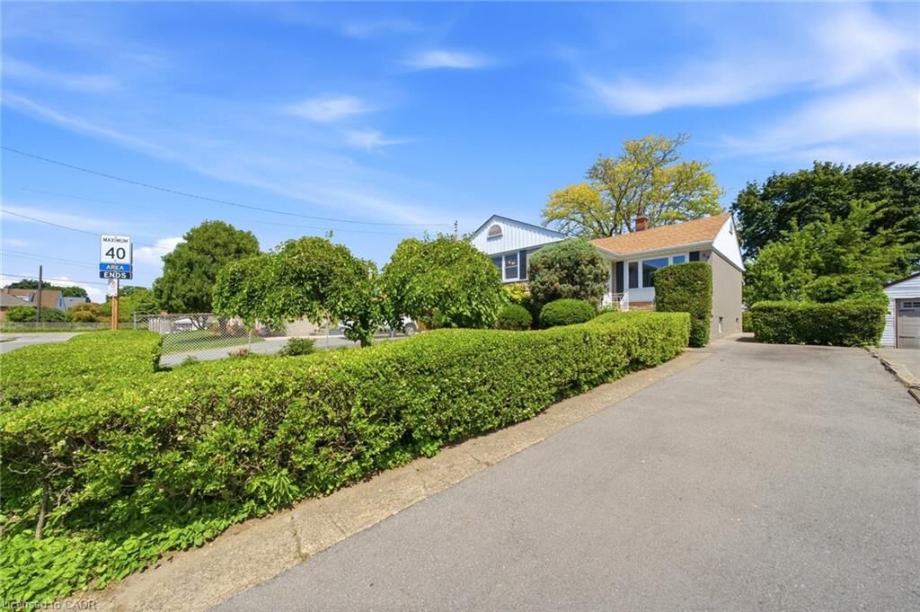 Property Photo:  89 Charlotte Street  ON L8K 4V3 