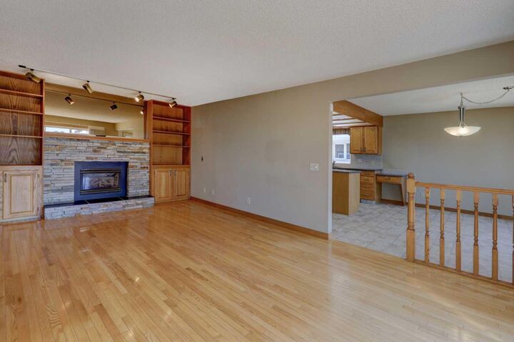 Property Photo:  2328 Munro Drive NE  AB T2E 5Y9 