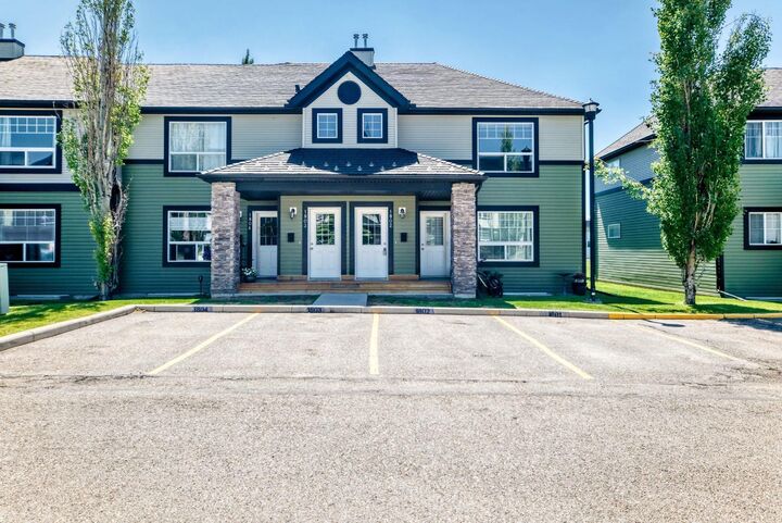 Property Photo:  140 Sagewood Boulevard SW 1802  AB T4B 3H5 