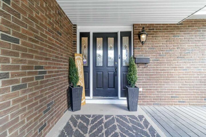 Property Photo: 5 Selkirk Boulevard AB T4N 0G1
