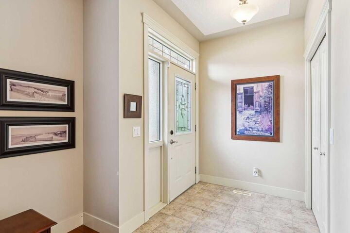 Property Photo:  446 18 Avenue NE  AB T2E 1N4 