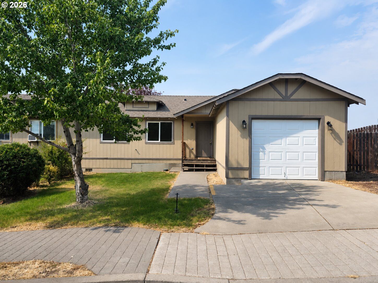 Property Photo: 402 SE Carmen Way OR 97741