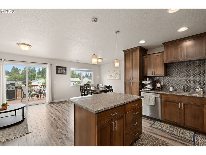Property Photo:  7424 NE 62nd St  WA 98662 