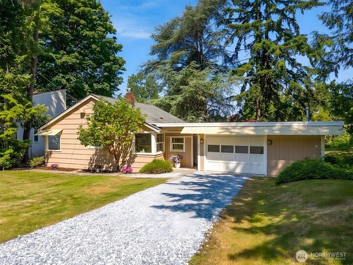 Property Photo:  8011 SE 57th Street  WA 98040 